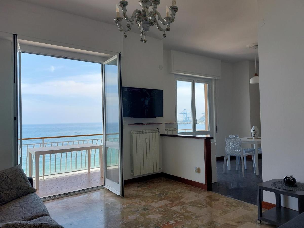 Maremare, Really On The Beach, With Private Parking 萨沃纳 外观 照片
