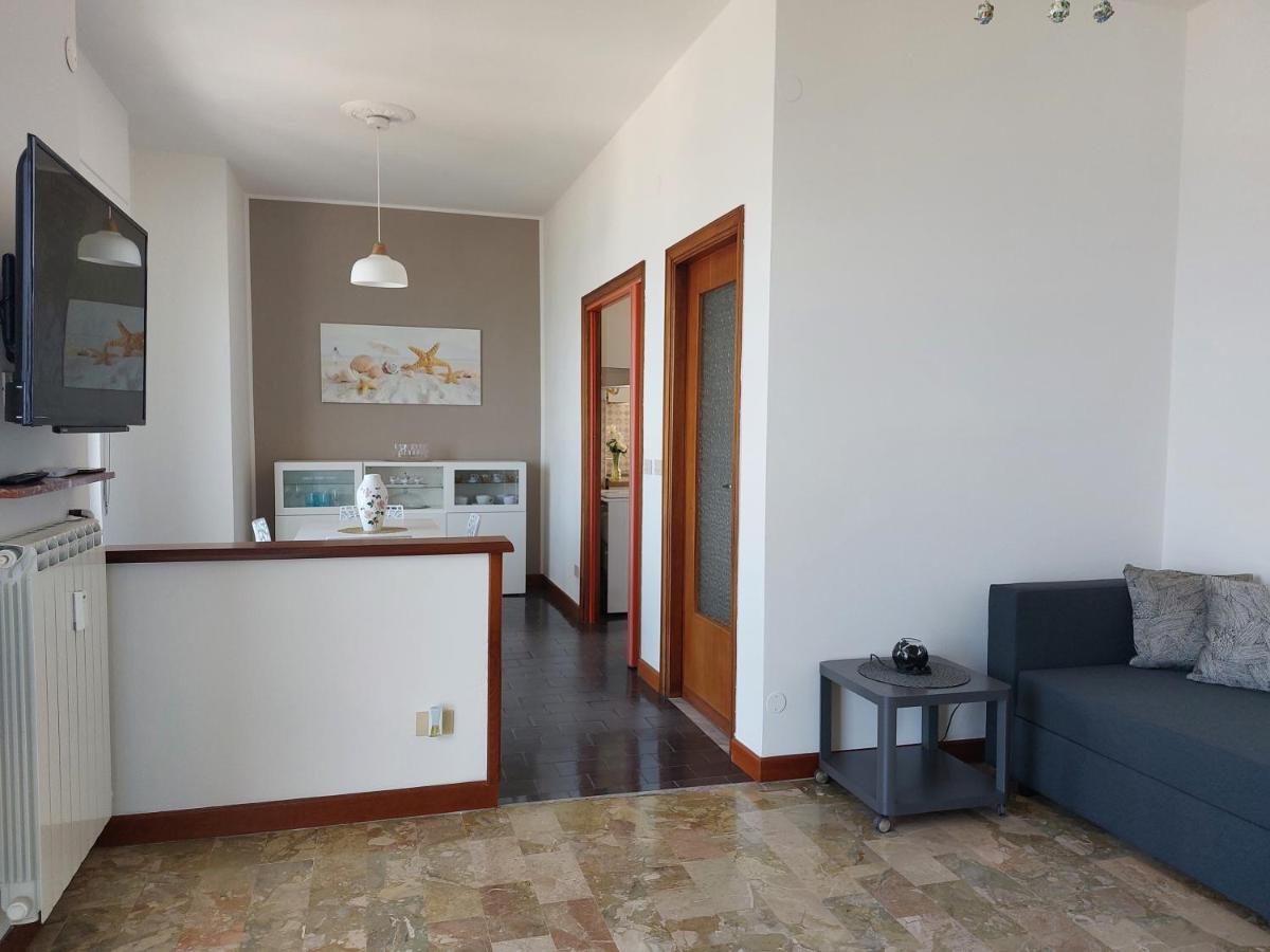 Maremare, Really On The Beach, With Private Parking 萨沃纳 外观 照片