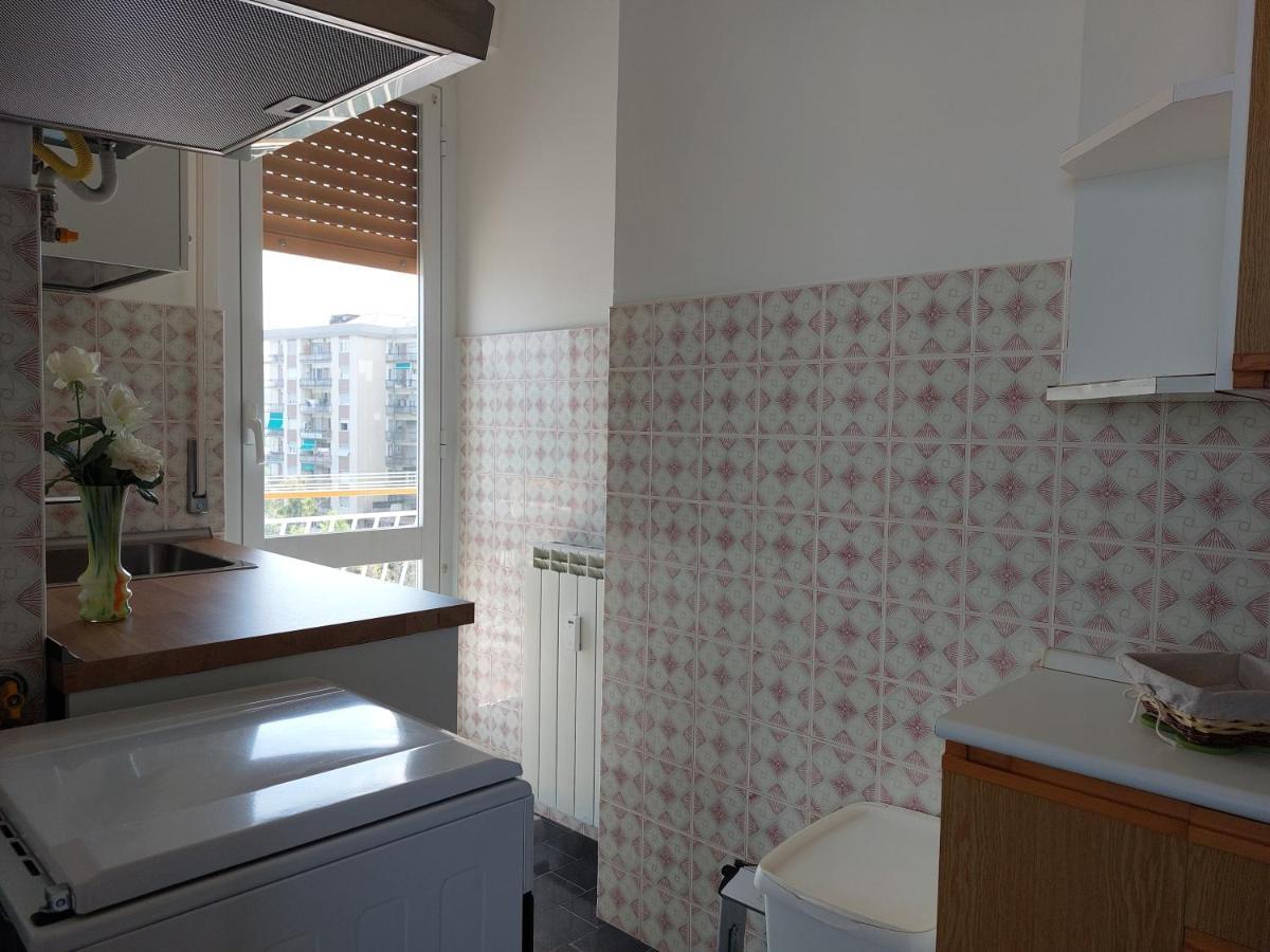 Maremare, Really On The Beach, With Private Parking 萨沃纳 外观 照片