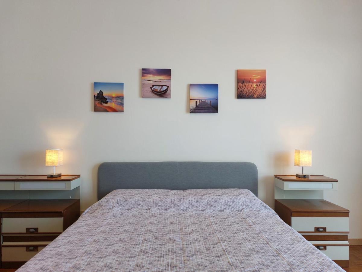 Maremare, Really On The Beach, With Private Parking 萨沃纳 外观 照片